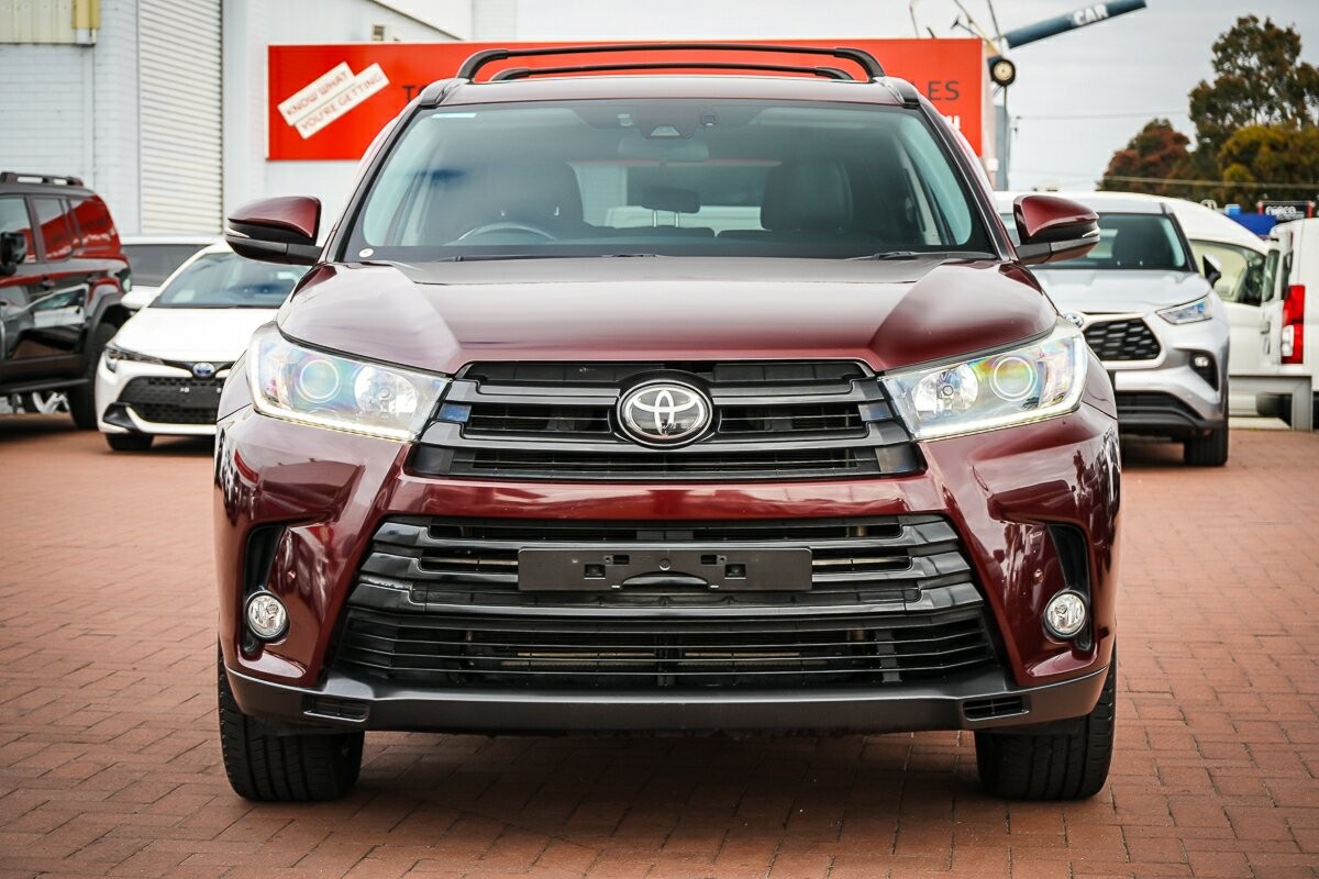 Toyota Kluger image 3