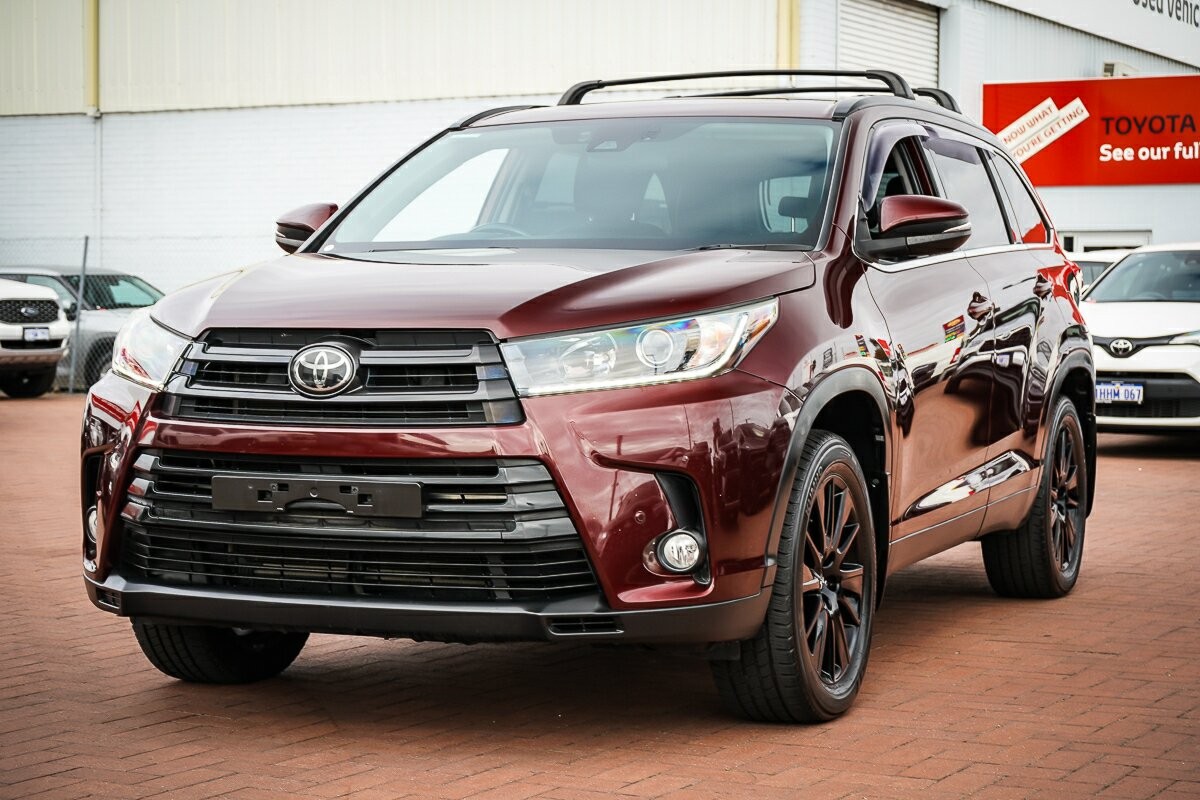 Toyota Kluger image 4