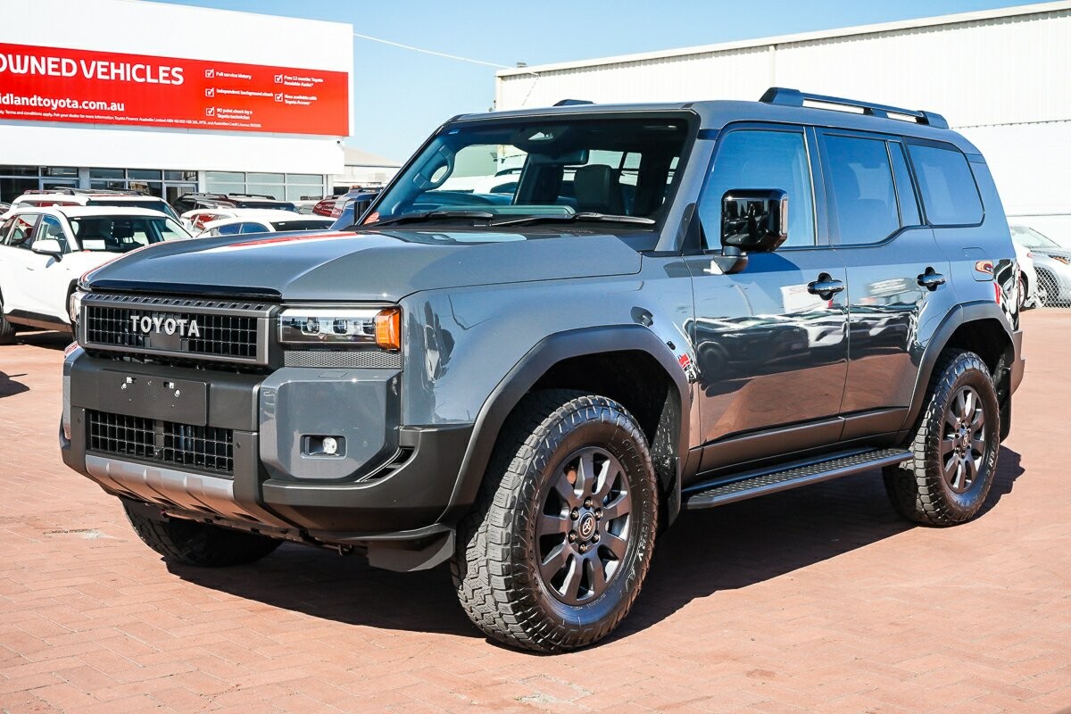 Toyota Landcruiser Prado image 4