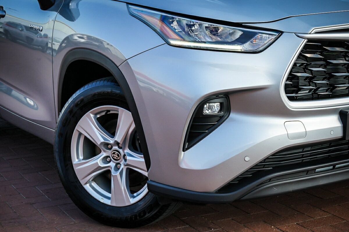 Toyota Kluger image 2