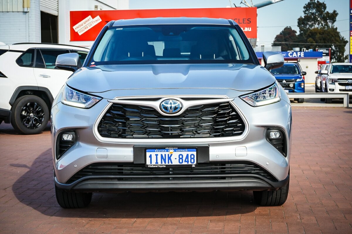 Toyota Kluger image 3