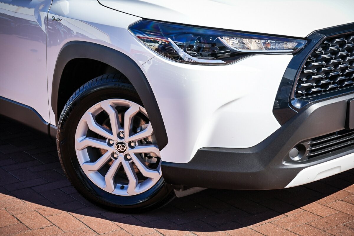 Toyota Corolla Cross image 2