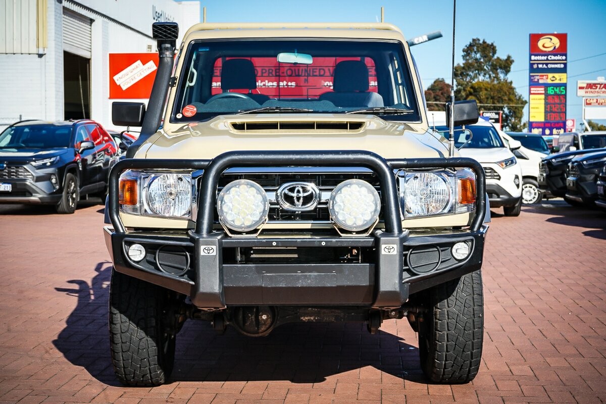 Toyota Landcruiser image 3
