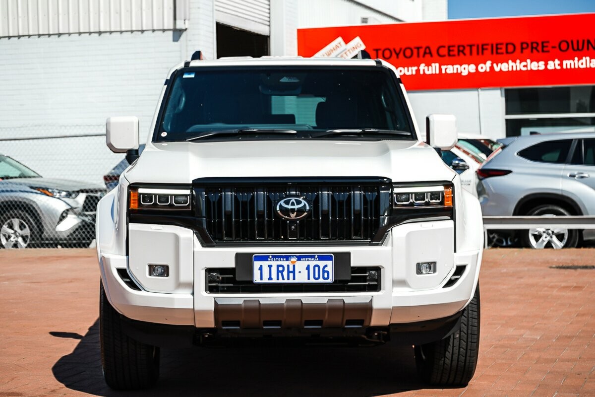 Toyota Landcruiser Prado image 3