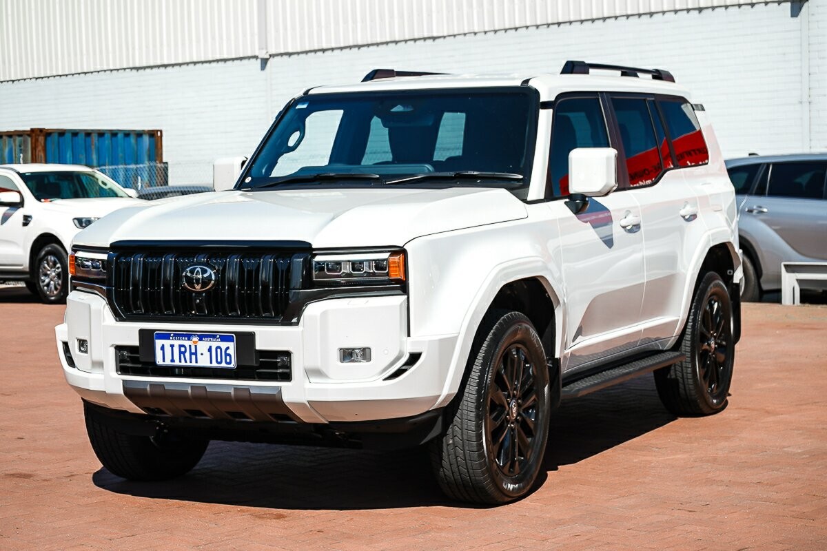 Toyota Landcruiser Prado image 4