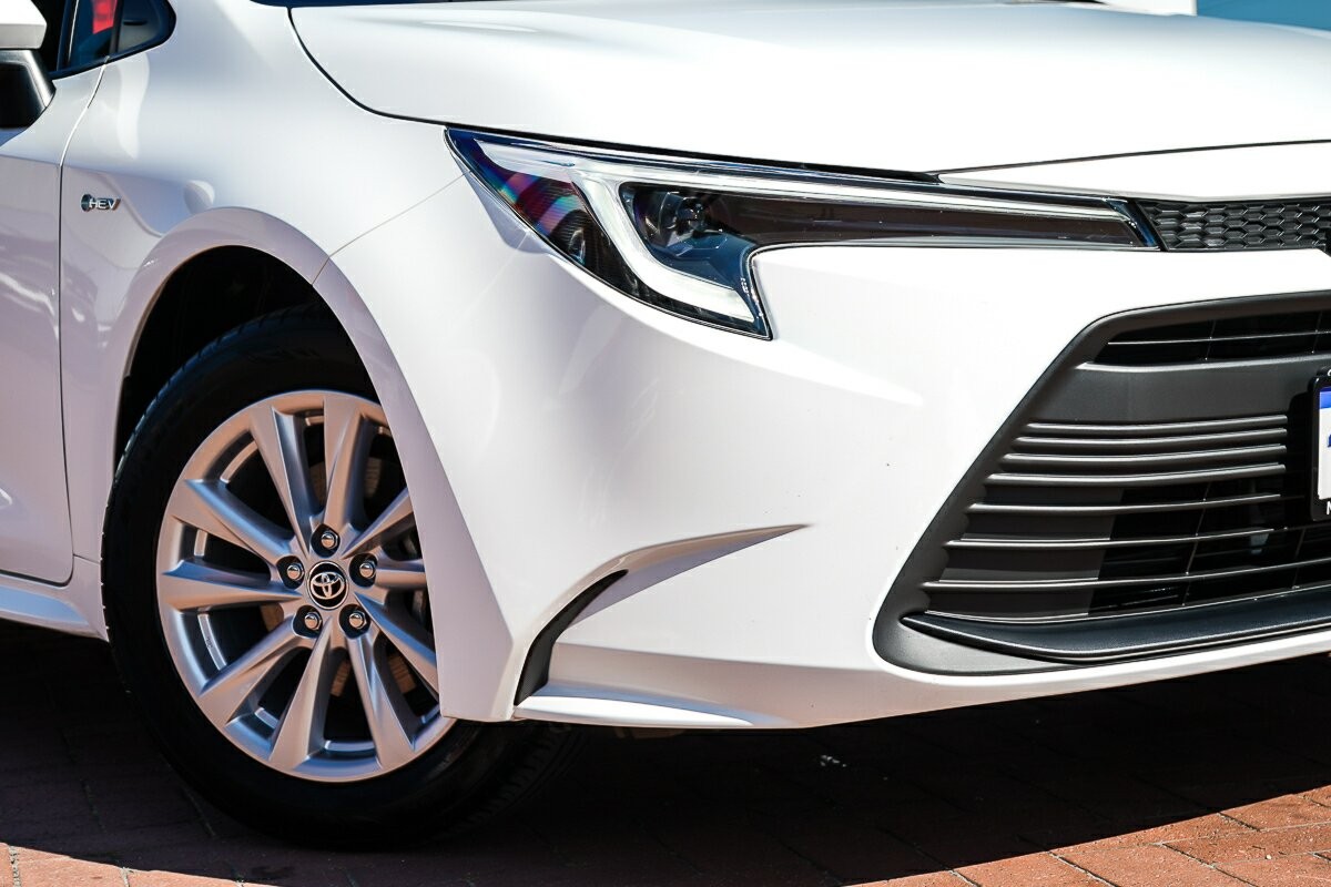 Toyota Corolla image 2