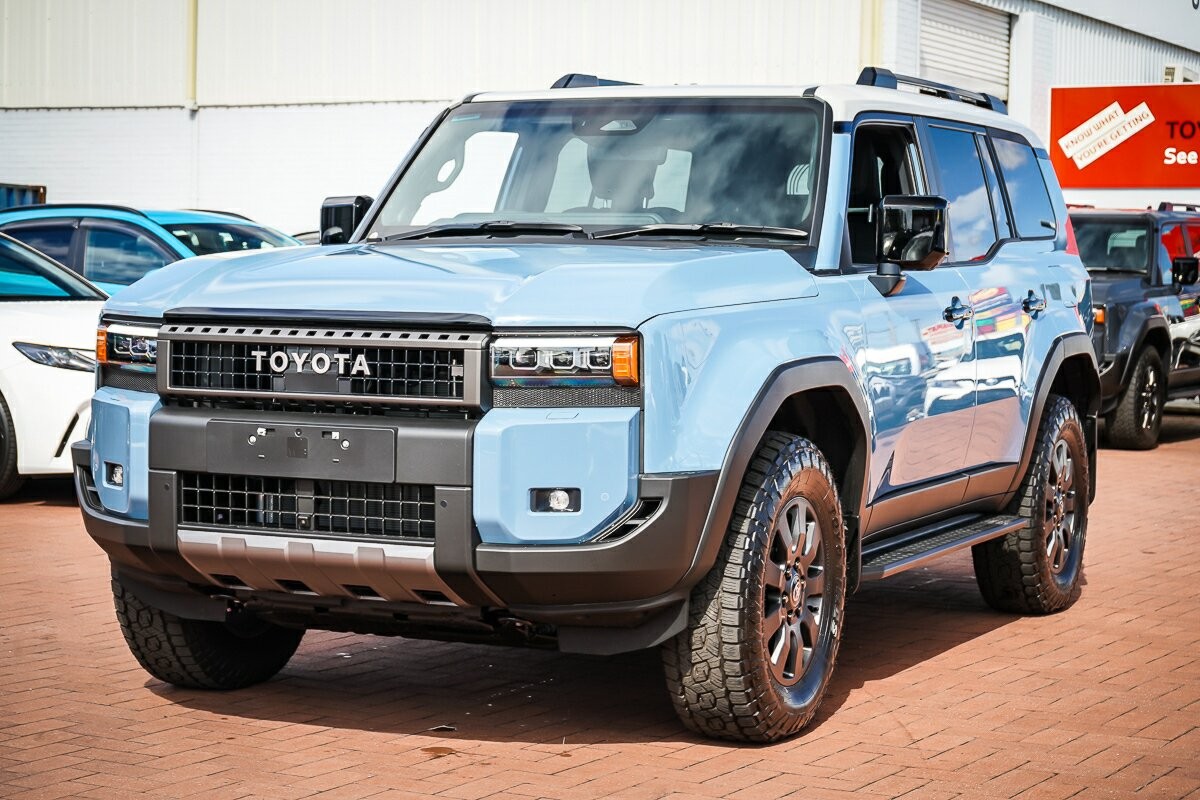 Toyota Landcruiser Prado image 4