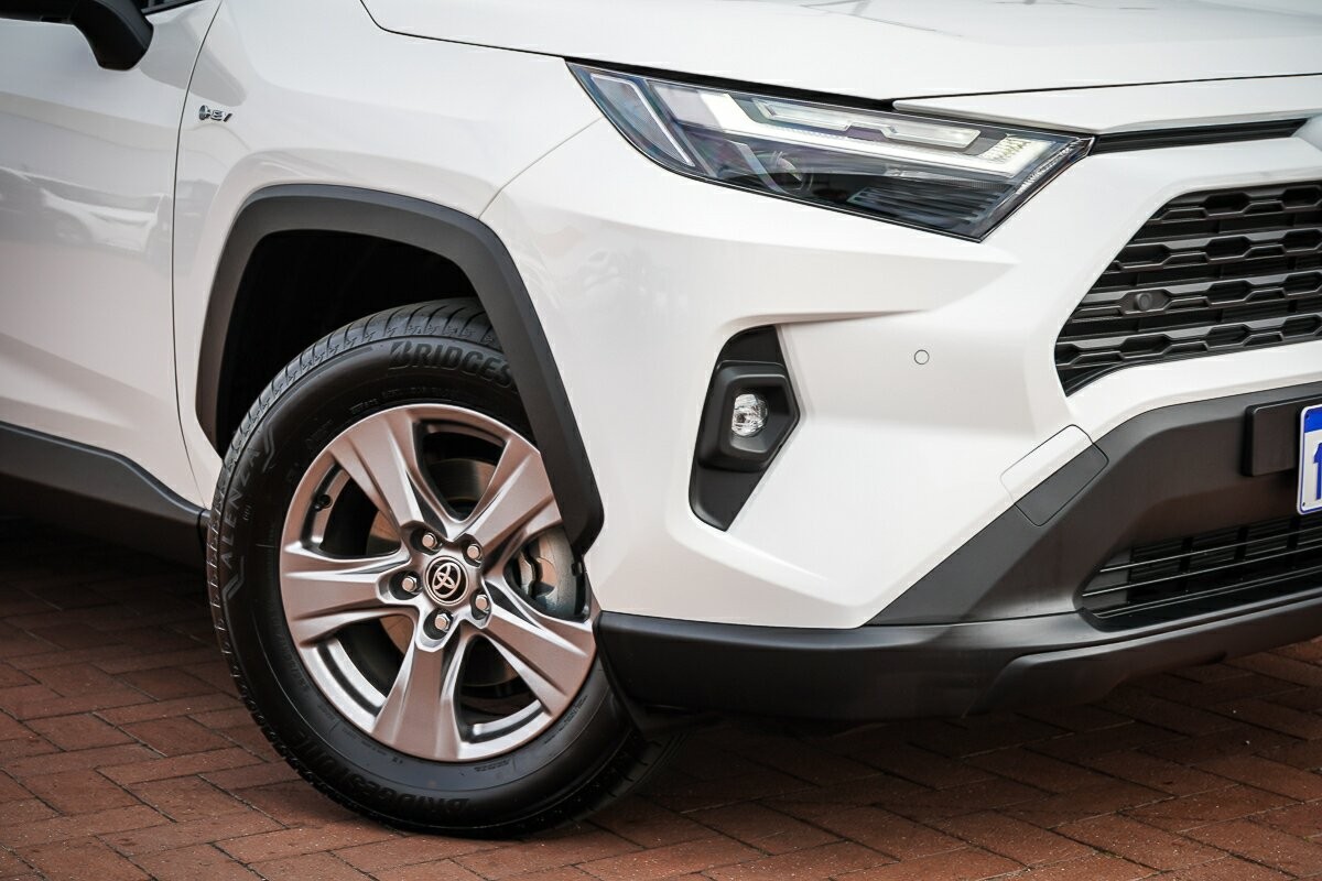 Toyota Rav4 image 2