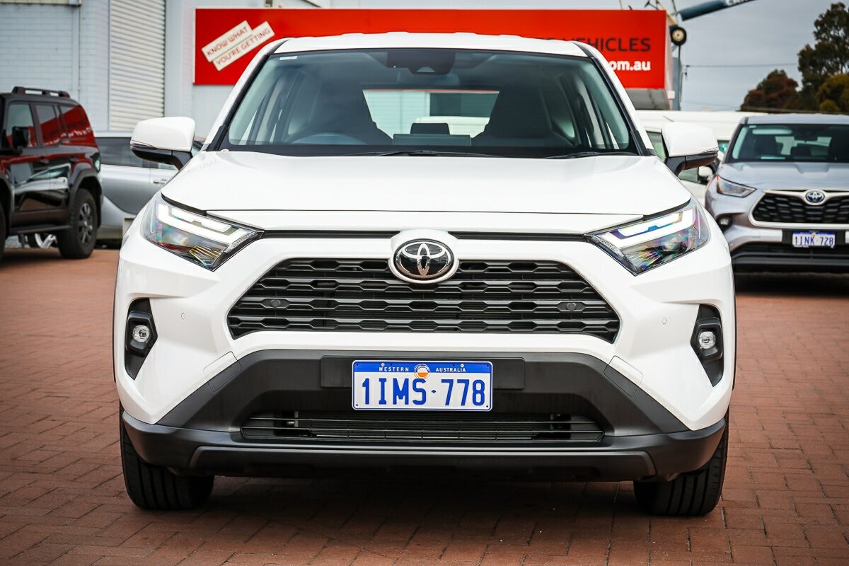 Toyota Rav4 image 3