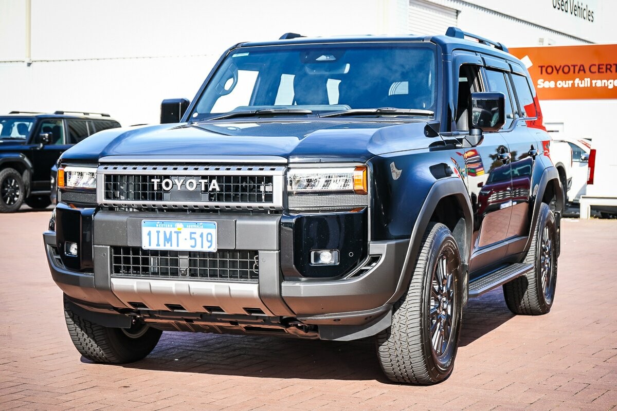 Toyota Landcruiser Prado image 4