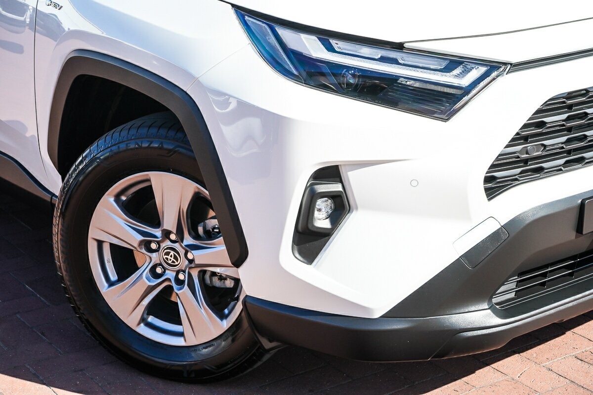 Toyota Rav4 image 2