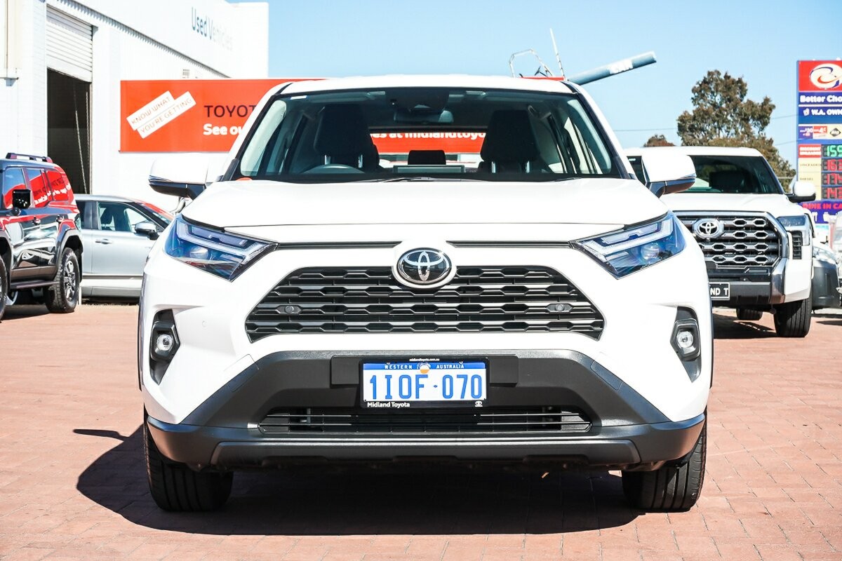 Toyota Rav4 image 3