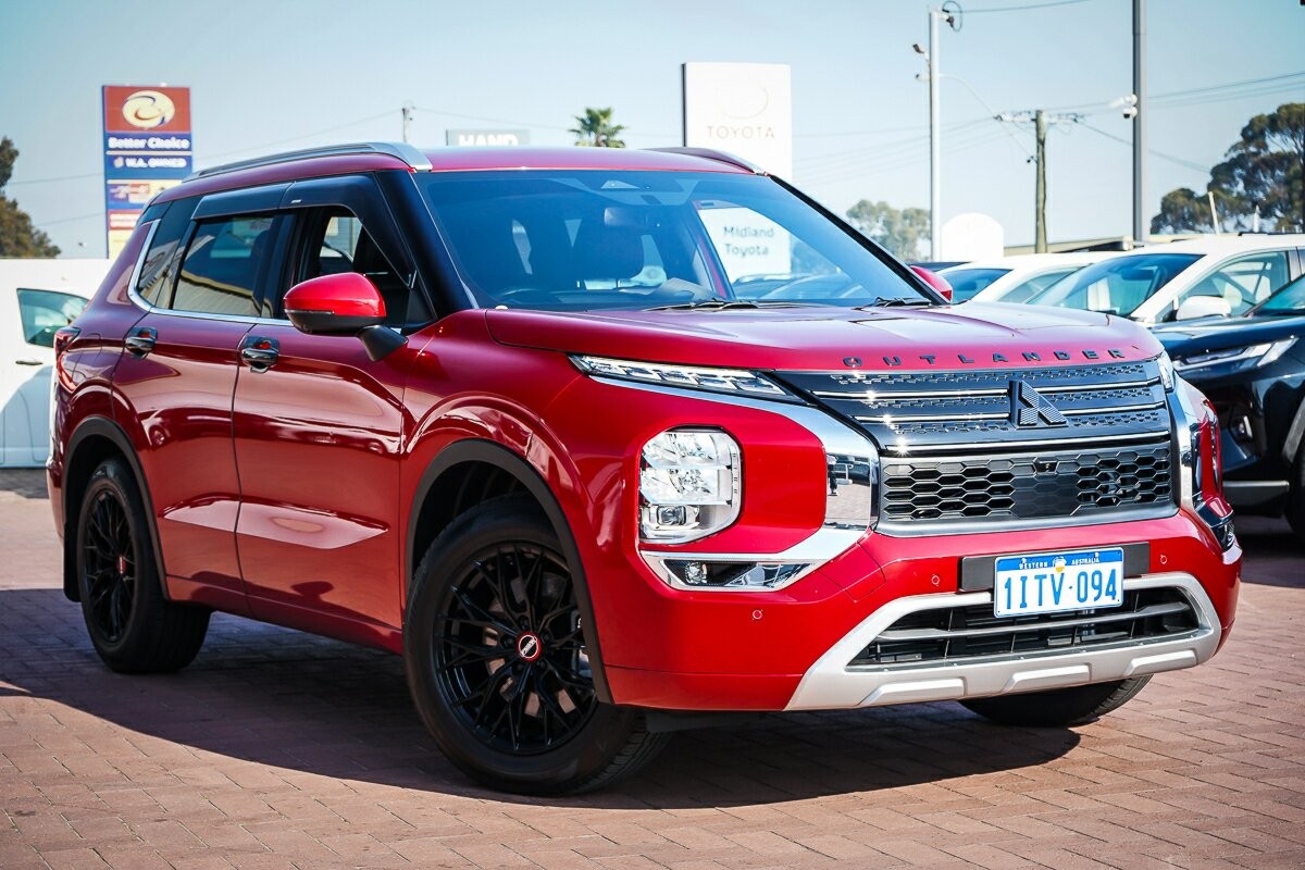 Mitsubishi Outlander image 1