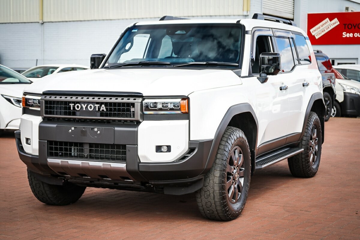 Toyota Landcruiser Prado image 4
