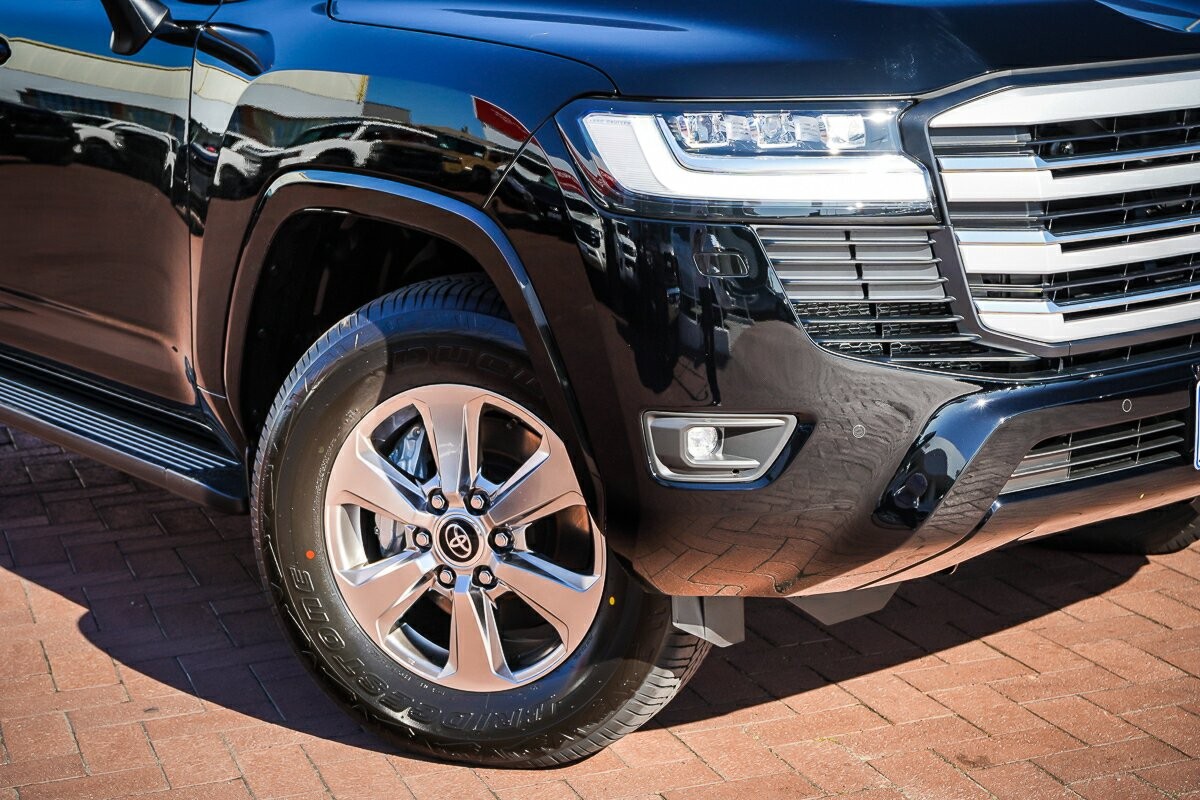 Toyota Landcruiser image 2