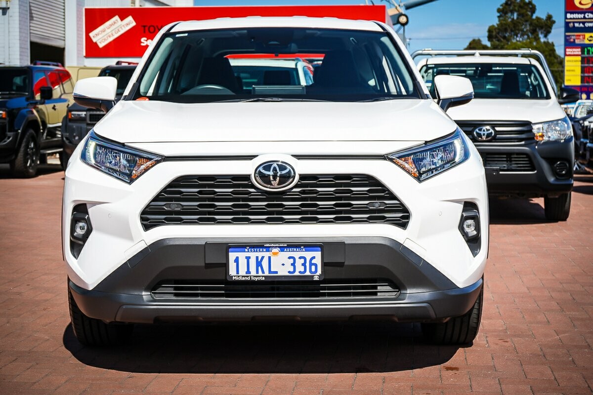 Toyota Rav4 image 3