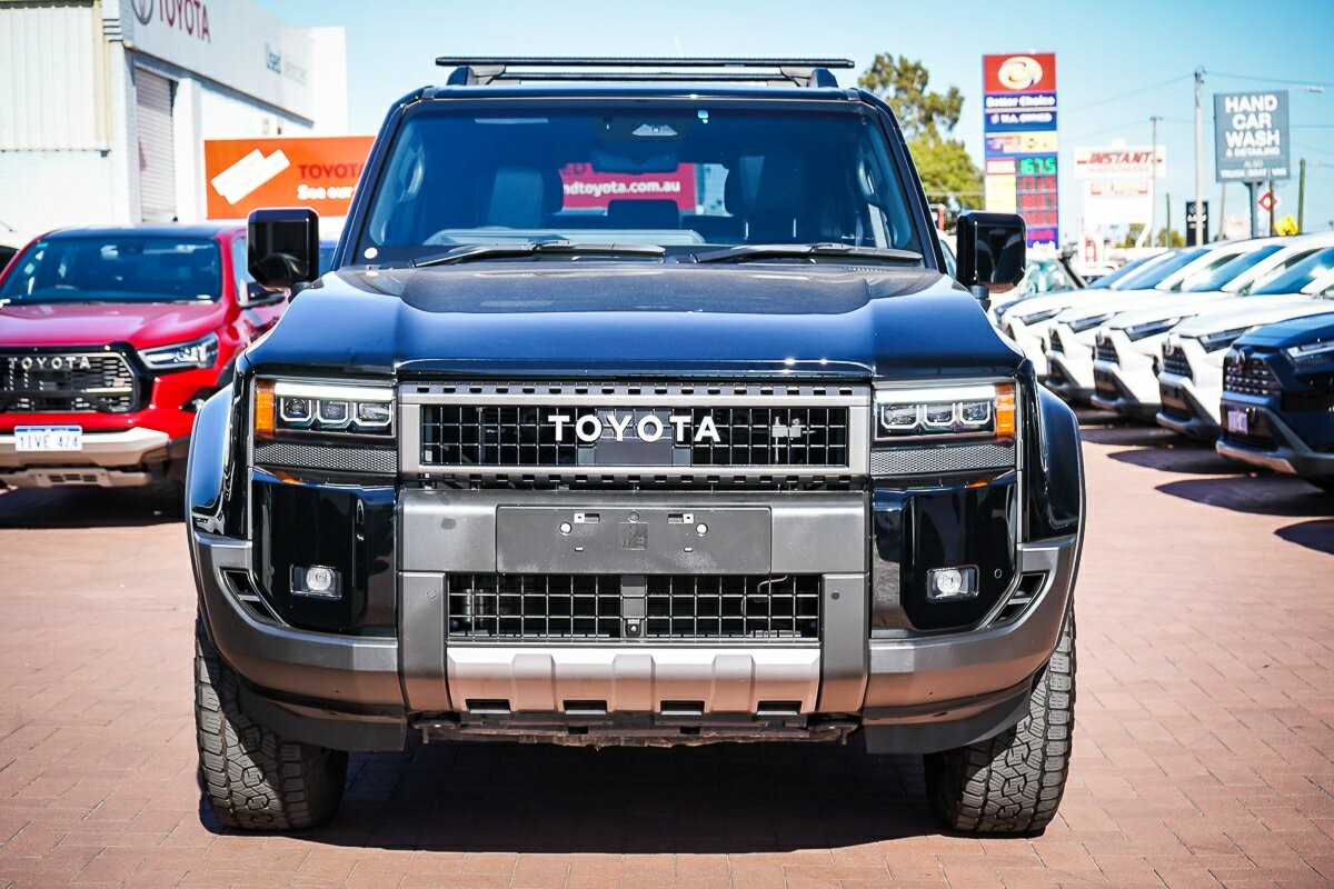 Toyota Landcruiser Prado image 3