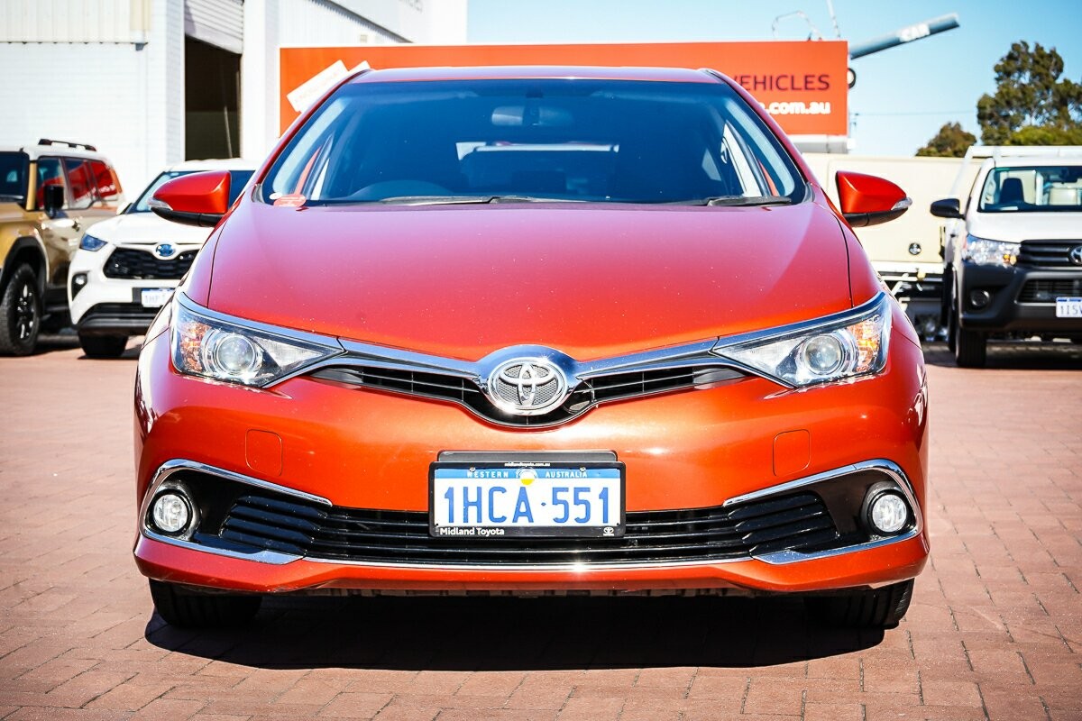 Toyota Corolla image 3