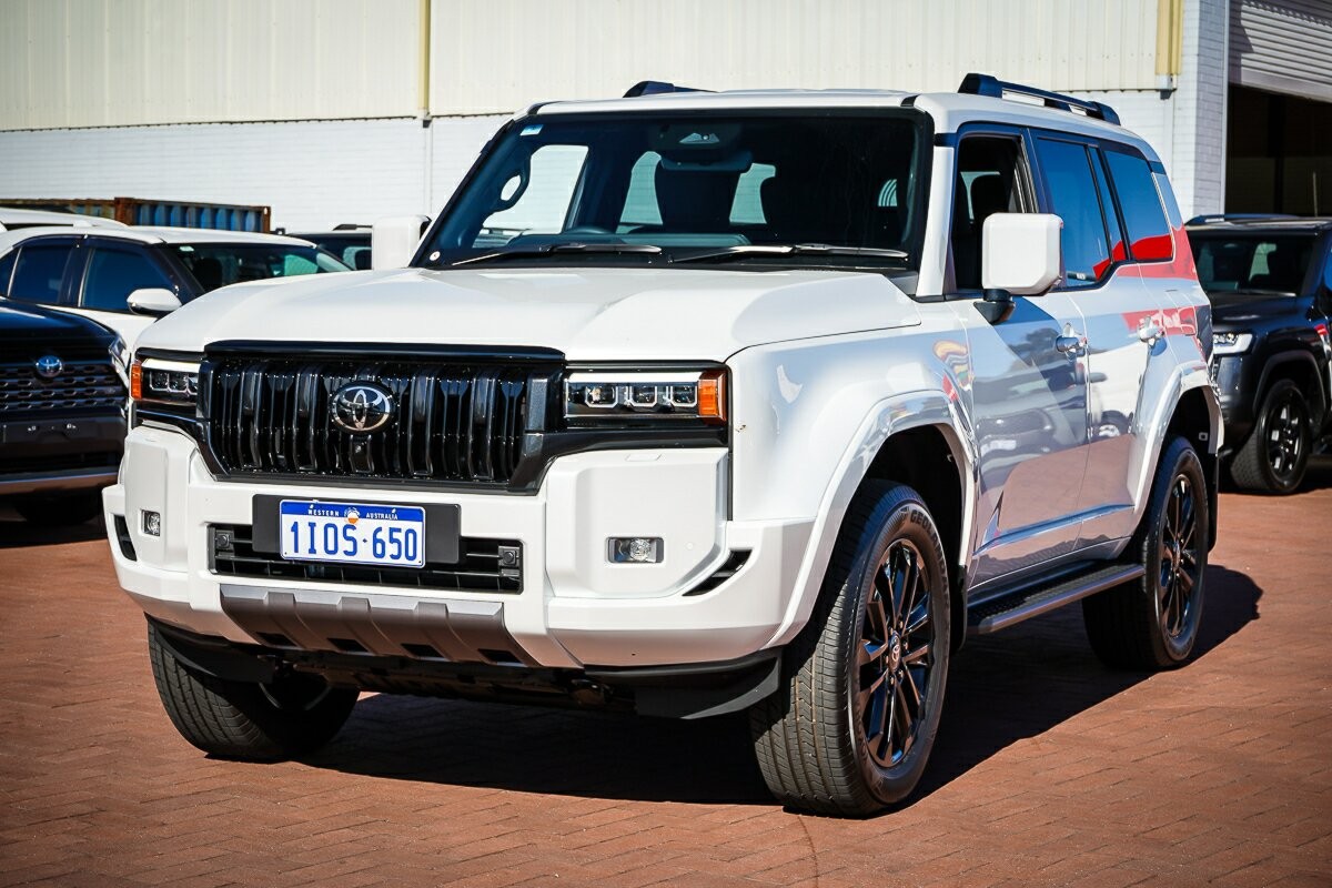 Toyota Landcruiser Prado image 4