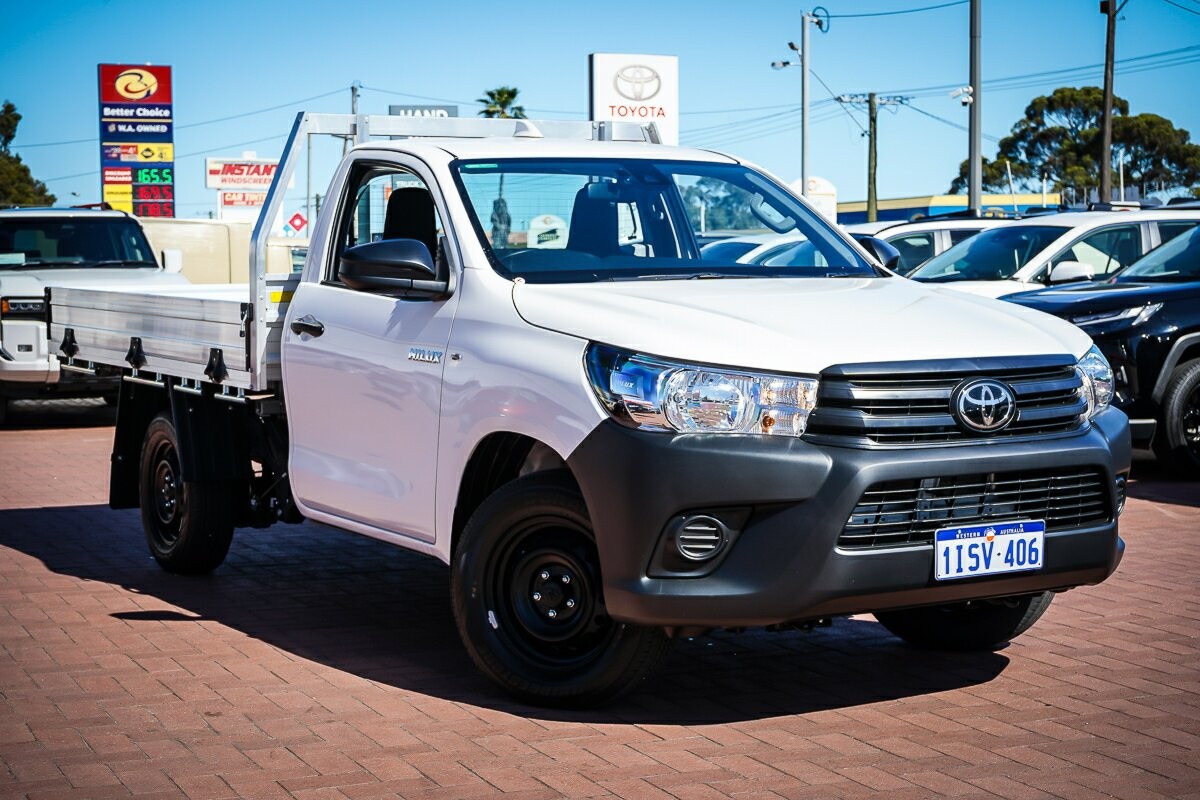 Toyota Hilux image 1