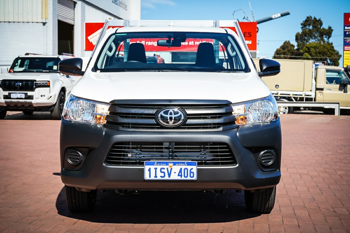 Toyota Hilux image 3
