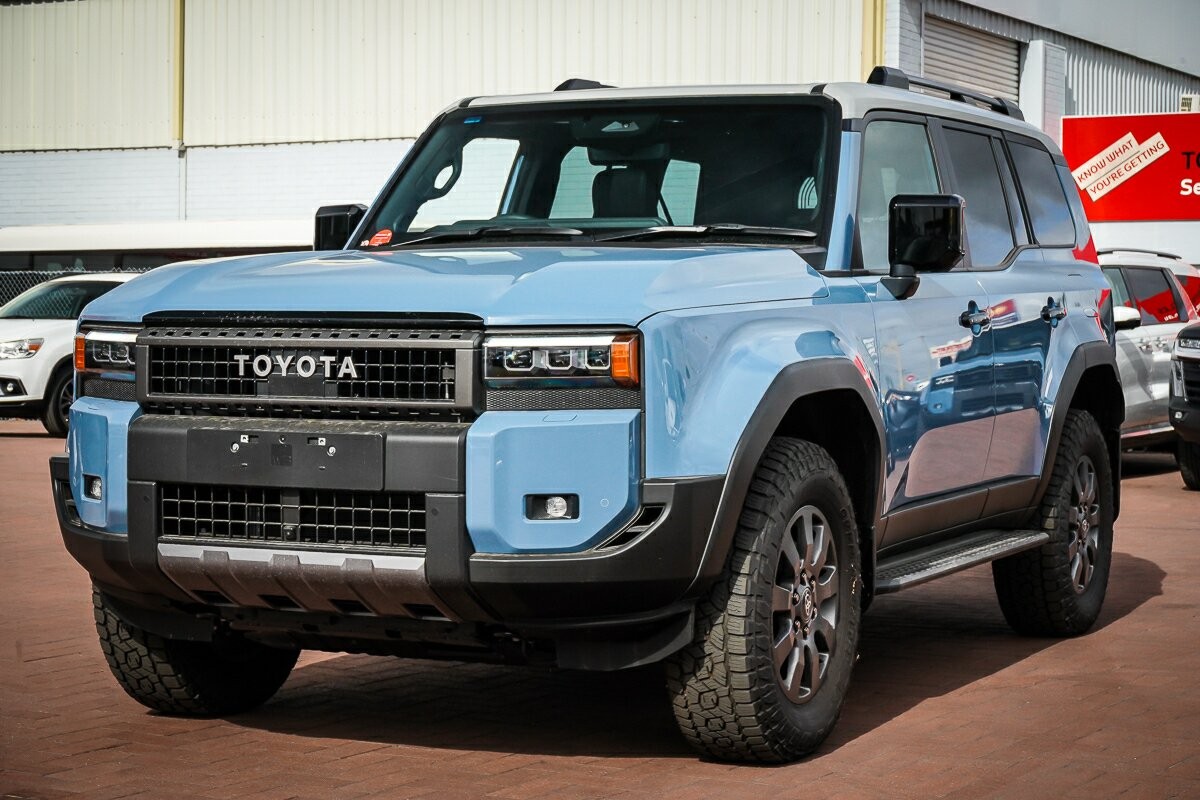 Toyota Landcruiser Prado image 4