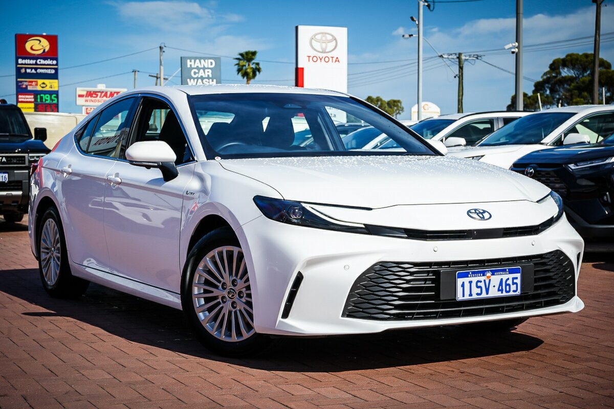 Toyota Camry image 1