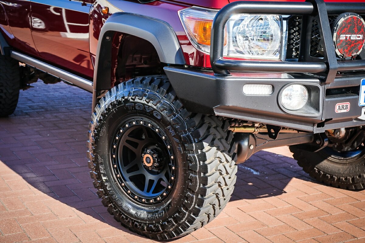 Toyota Landcruiser image 2