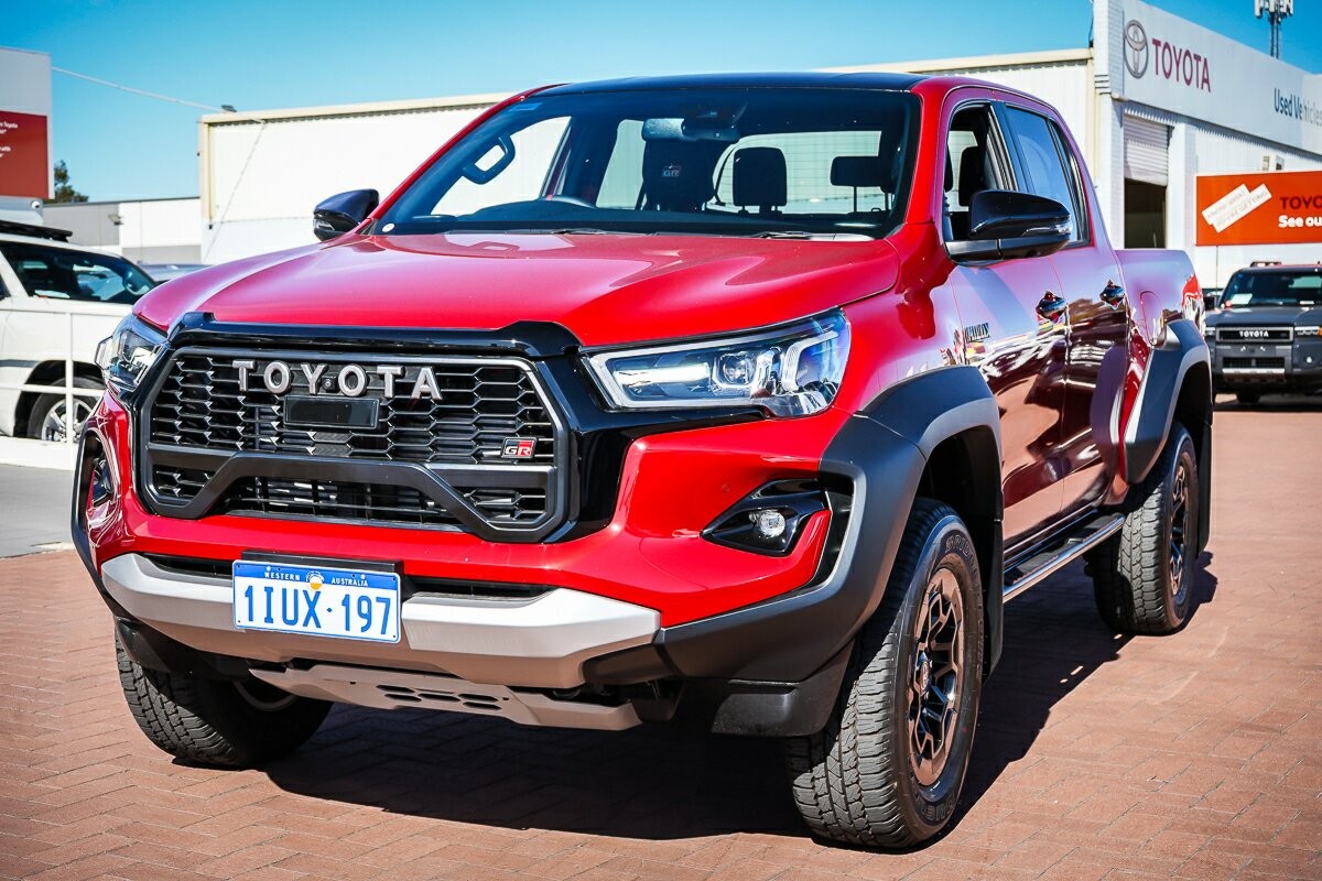 Toyota Hilux image 4