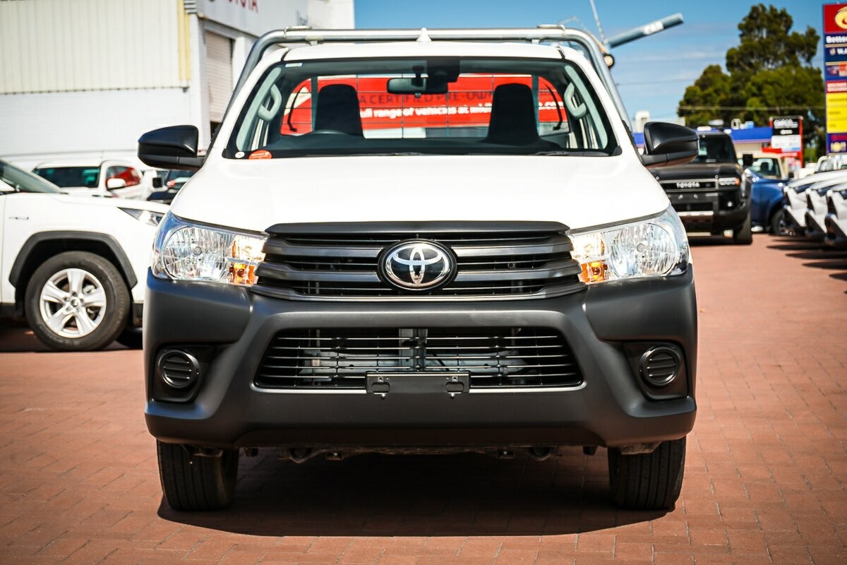 Toyota Hilux image 3