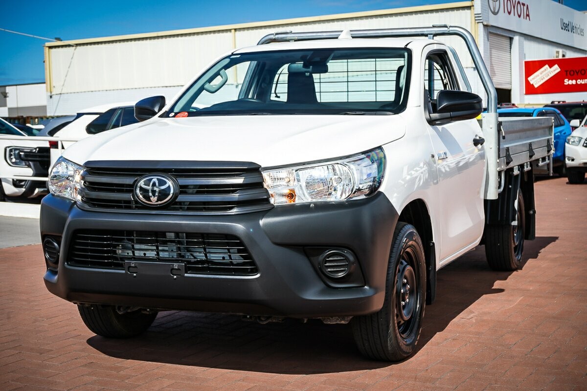 Toyota Hilux image 4
