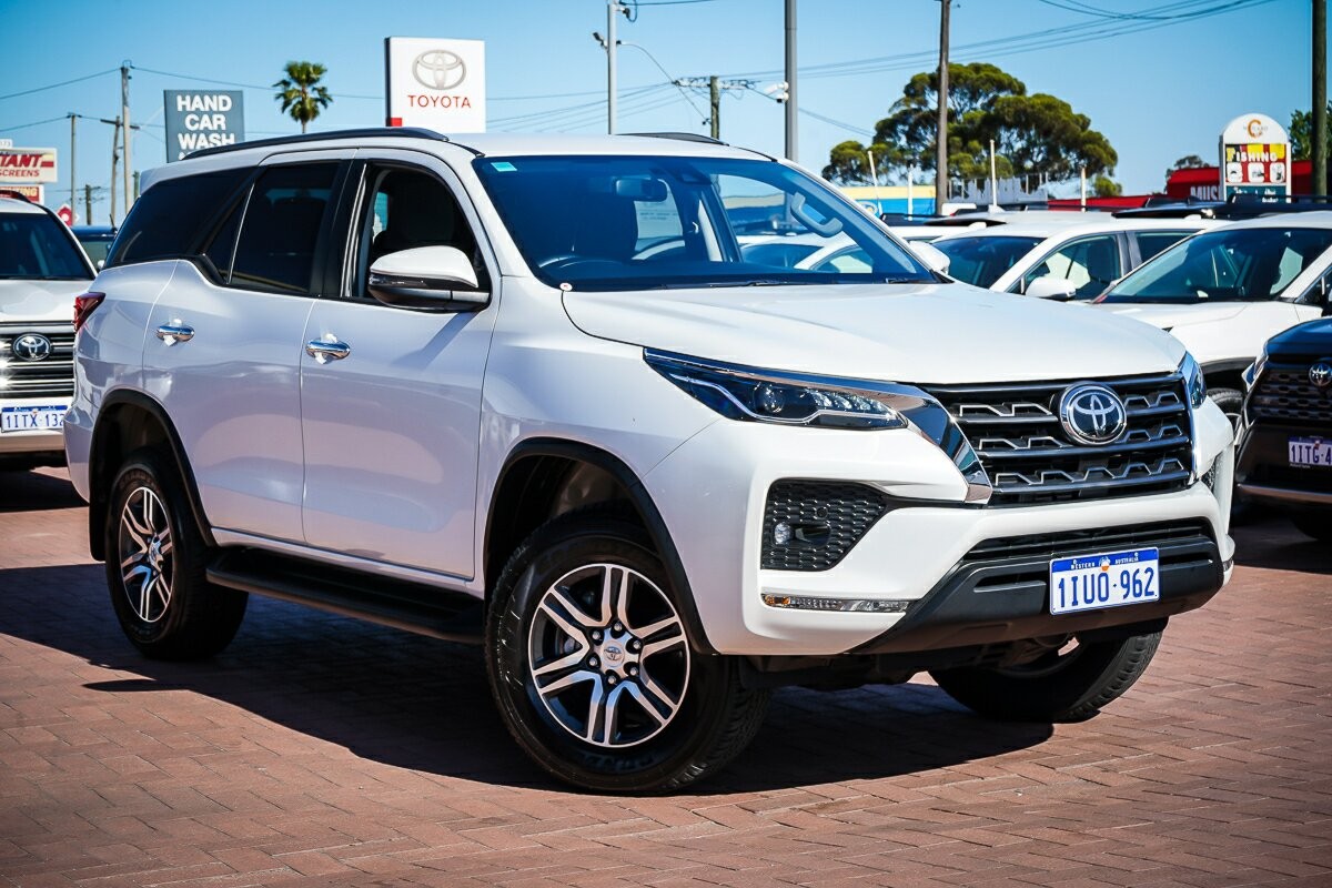 Toyota Fortuner image 1