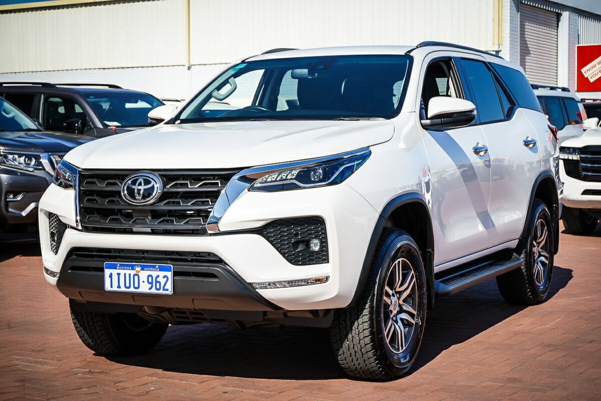 Toyota Fortuner image 4