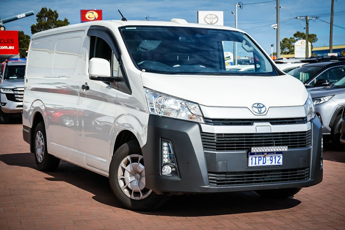 Toyota Hiace image 1