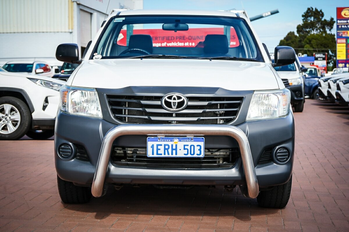 Toyota Hilux image 3