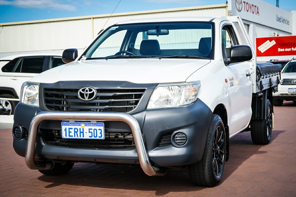 Toyota Hilux image 4