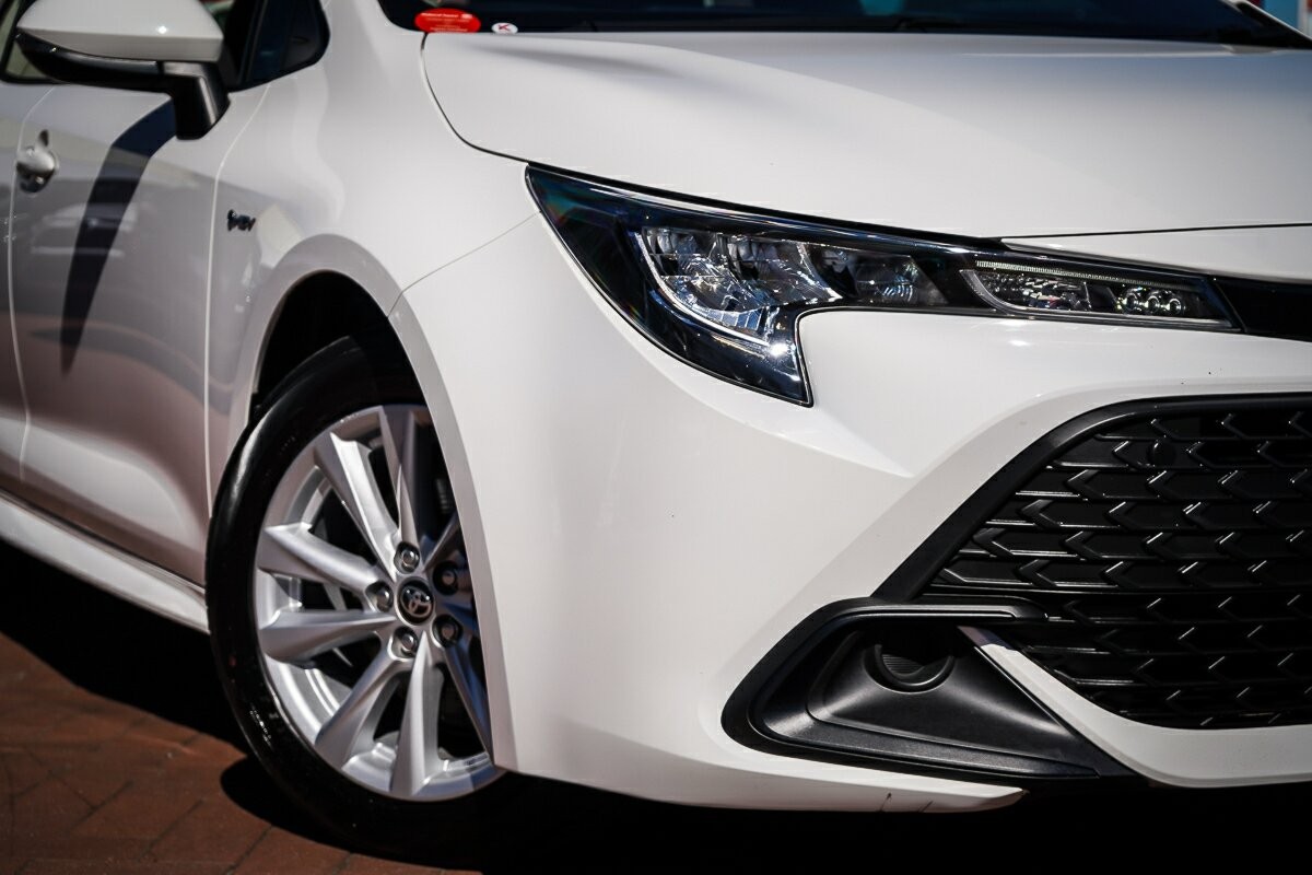 Toyota Corolla image 2