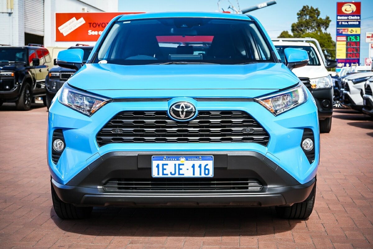 Toyota Rav4 image 3