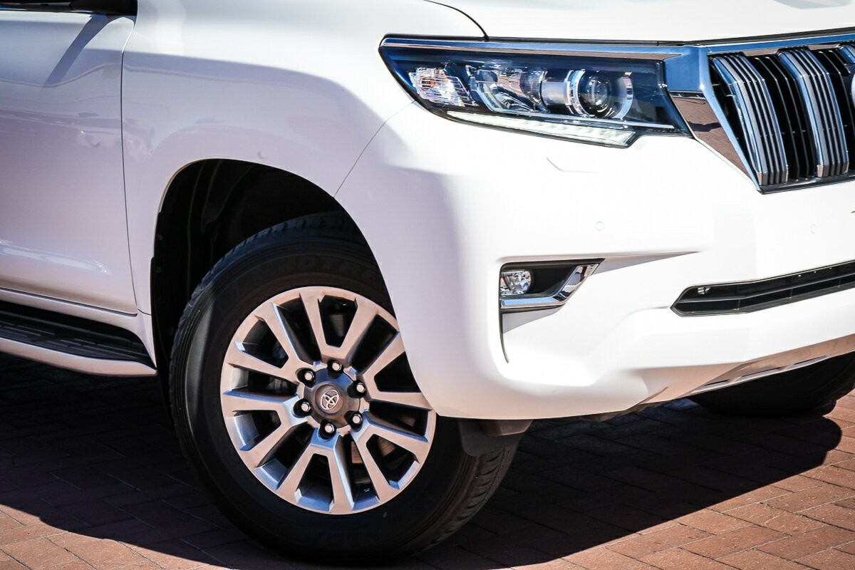 Toyota Landcruiser Prado image 2