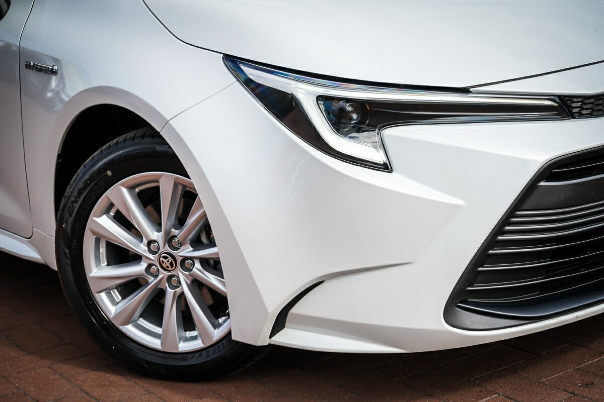 Toyota Corolla image 2