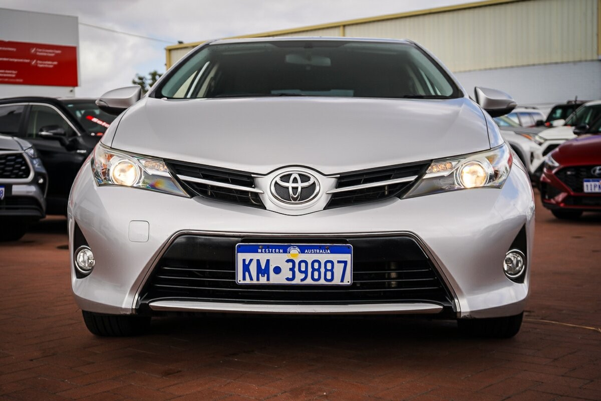 Toyota Corolla image 3