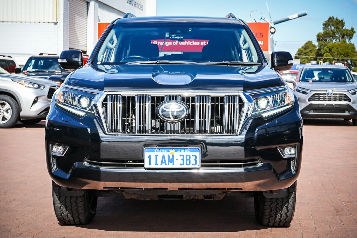 Toyota Landcruiser Prado image 3