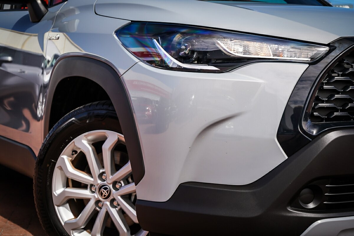 Toyota Corolla Cross image 2