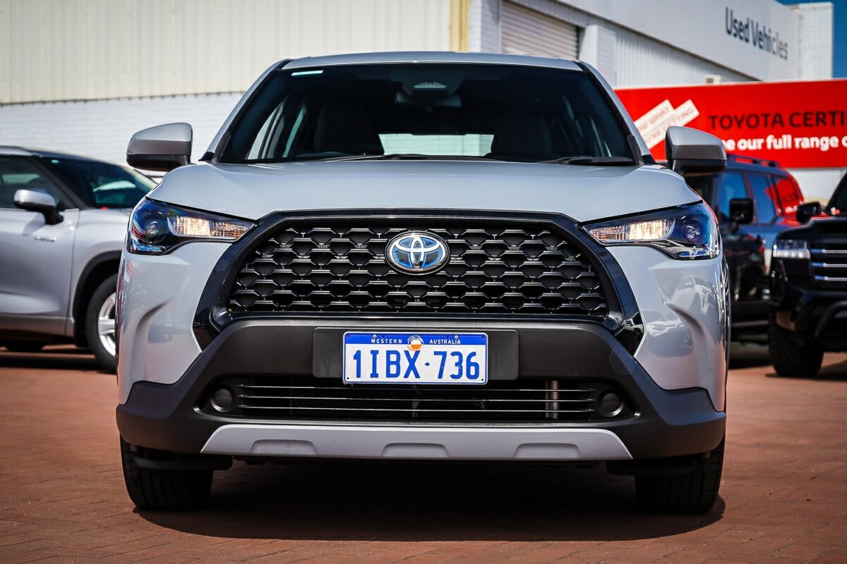 Toyota Corolla Cross image 3