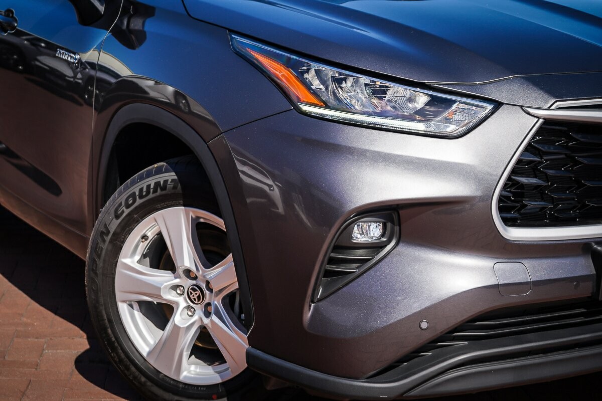 Toyota Kluger image 2