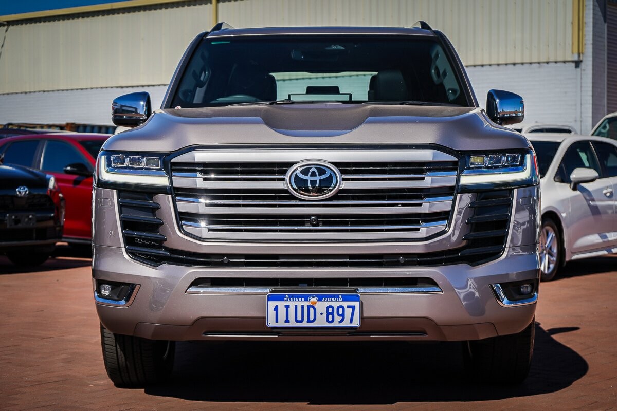 Toyota Landcruiser image 3