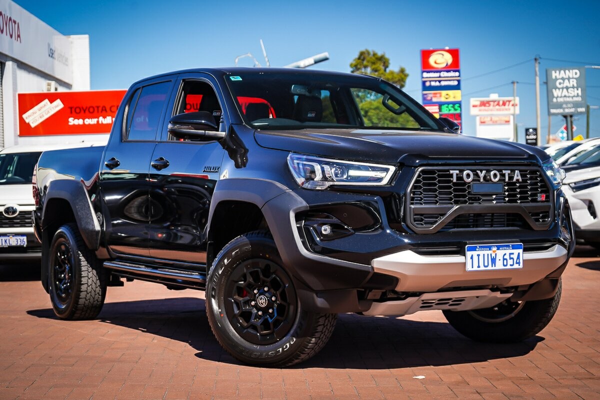 Toyota Hilux image 1