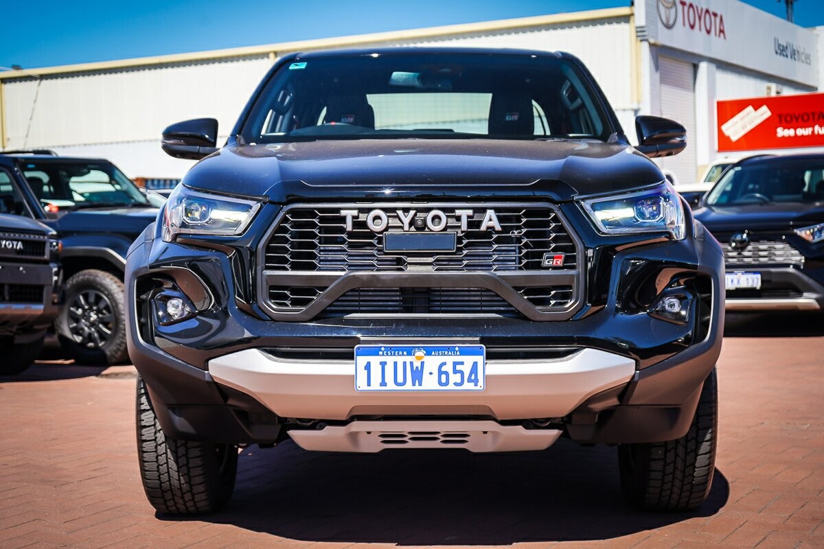 Toyota Hilux image 3