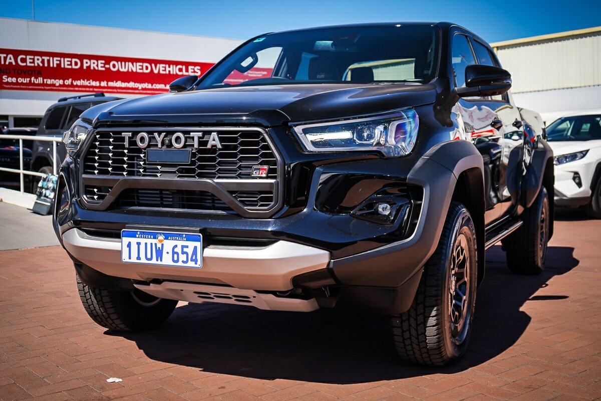 Toyota Hilux image 4