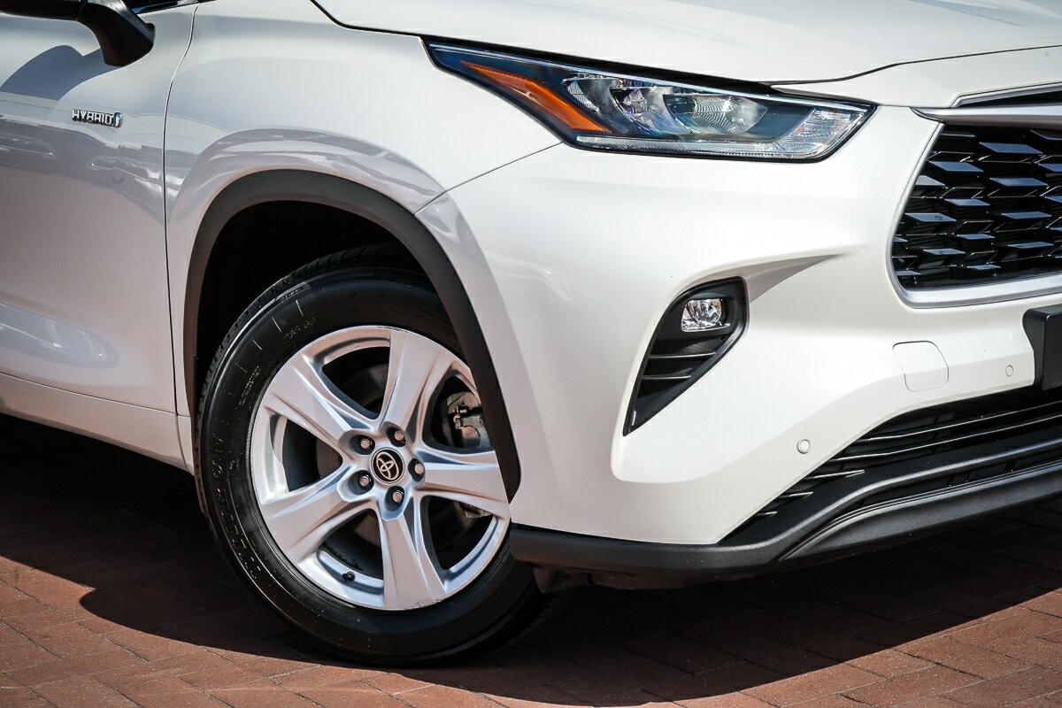 Toyota Kluger image 2